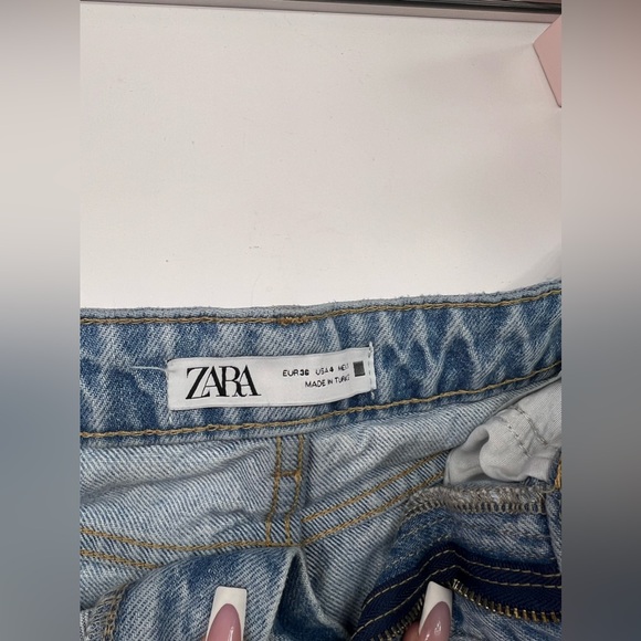 Zara Distressed Shorts 4 - Picture 2 of 3